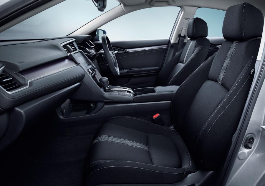 Интерьер Honda Civic Sedan (FC) 2017 года  (JP) (фото 10 из 12)